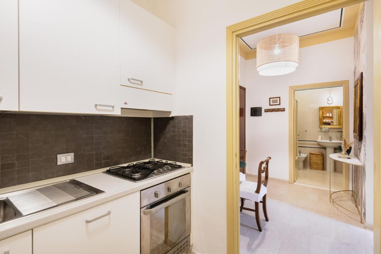 Easylife - Dimora Di Classe In Zona Conciliazione Milan Bagian luar foto