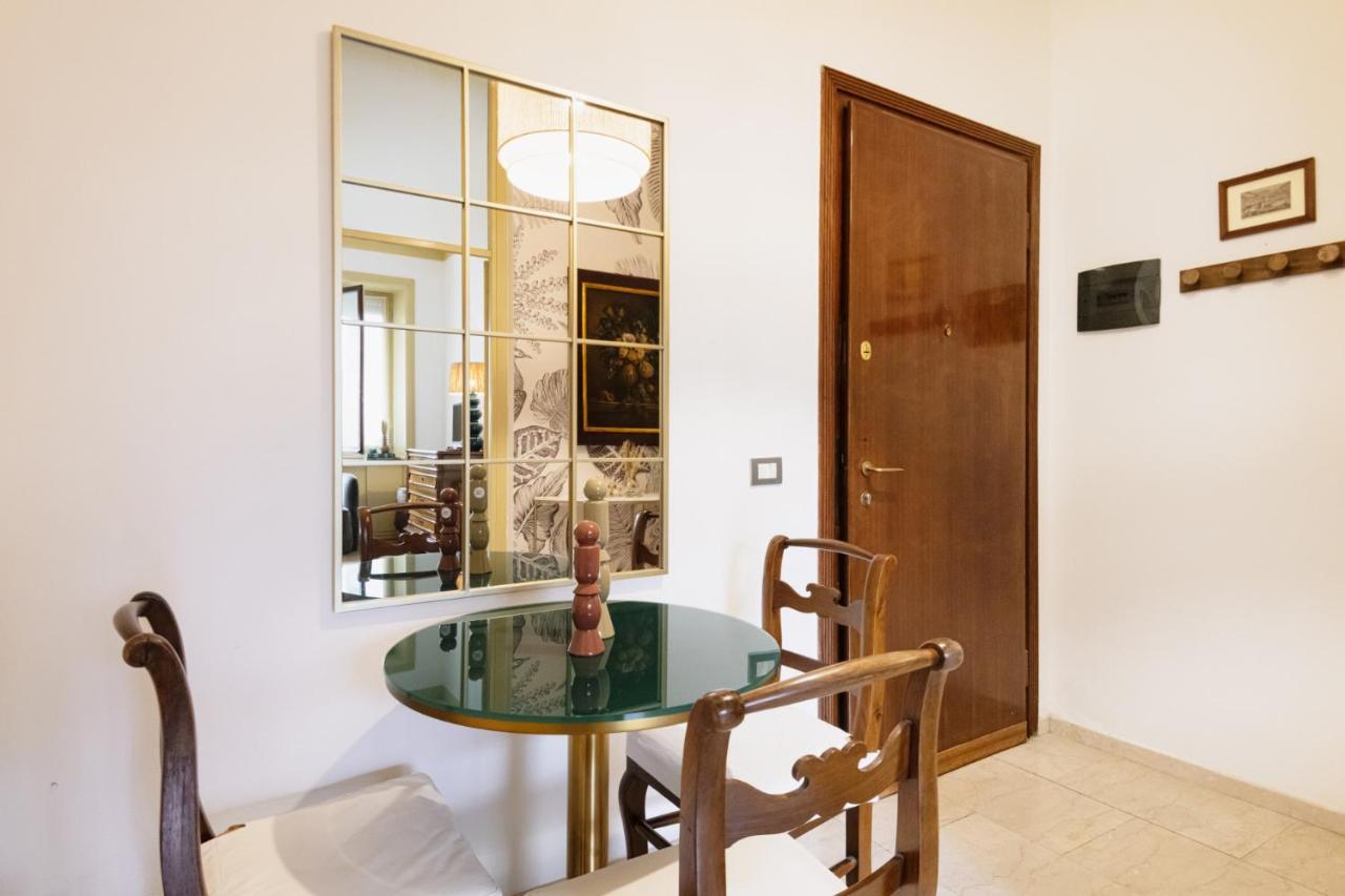 Easylife - Dimora Di Classe In Zona Conciliazione Milan Bagian luar foto