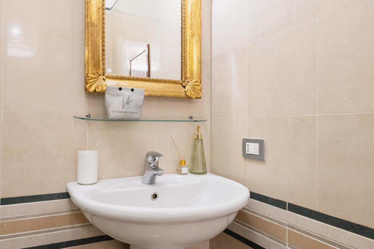 Easylife - Dimora Di Classe In Zona Conciliazione Milan Bagian luar foto